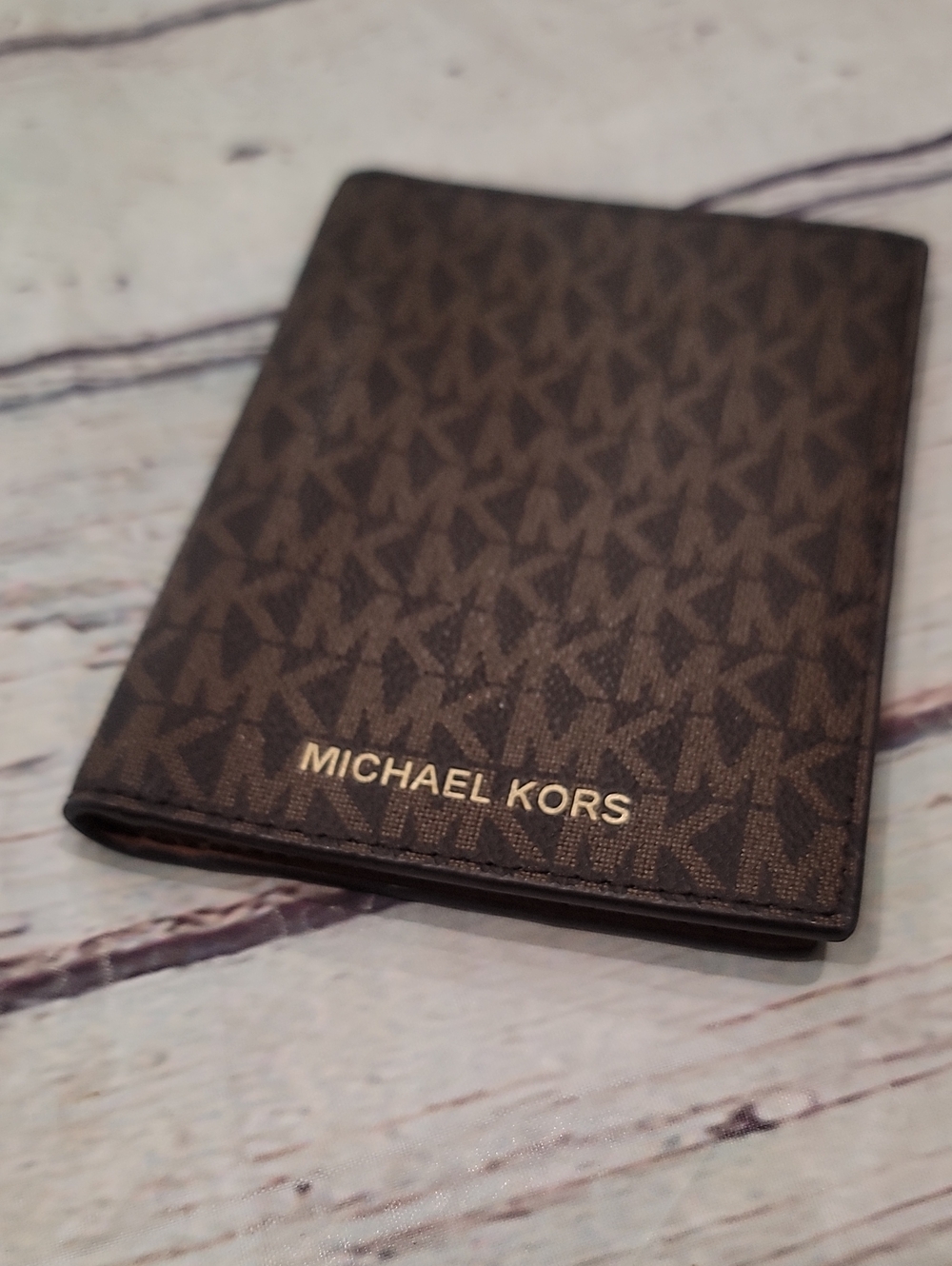 Nwot Michael Kors Passport Holder - Picture 4 of 4